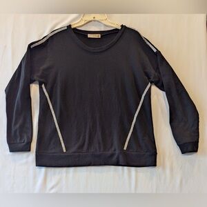 Chic Black Women's Crew Neck Sweater